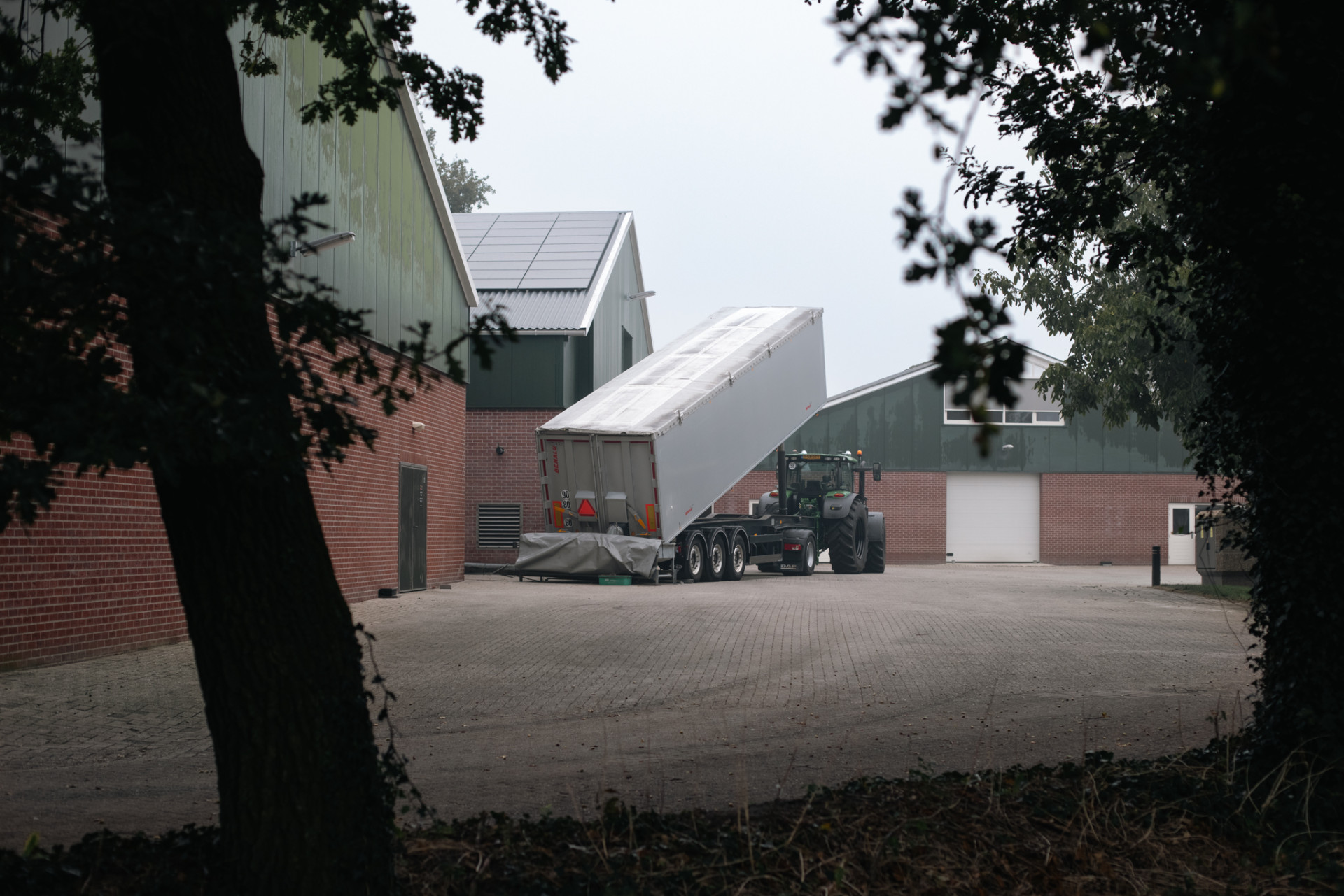 Graanproductie voor eigen gebruik op ca. 100 ha